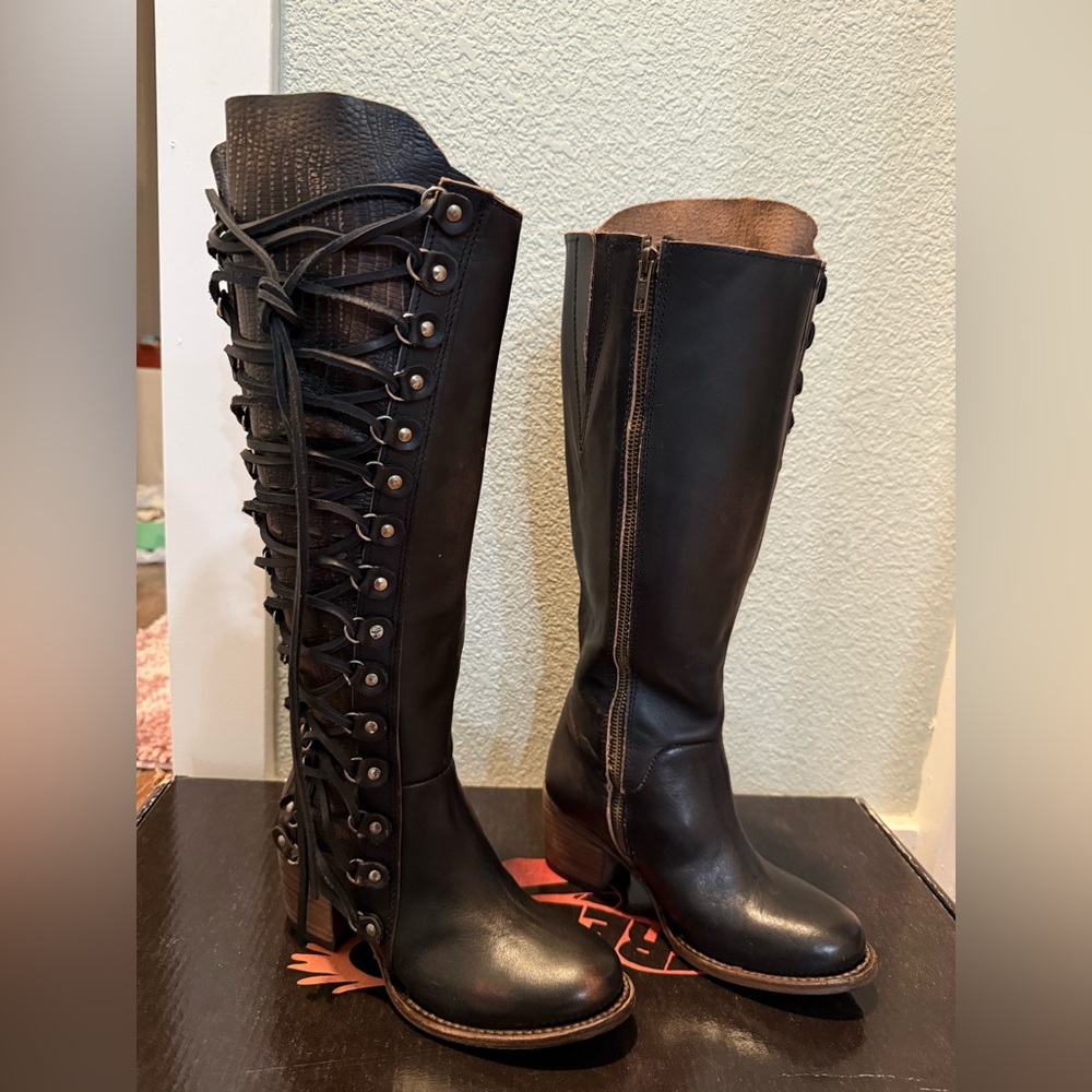 Freebird Chapelle Boots Size 7